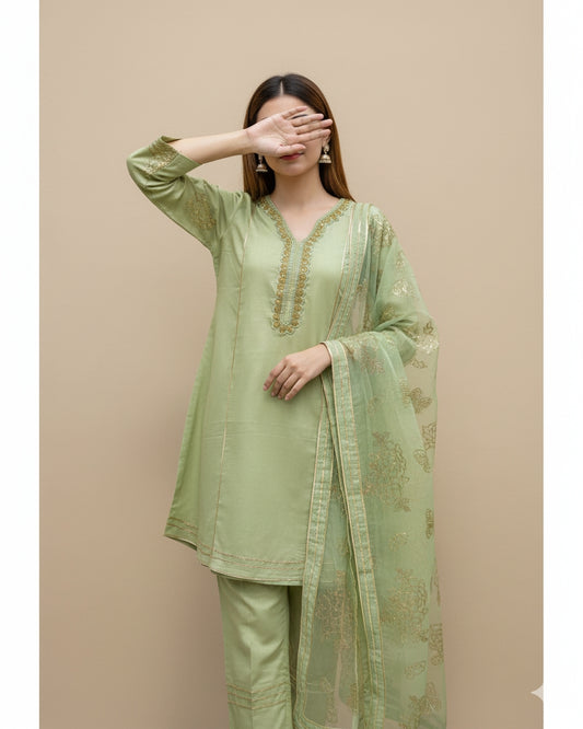 Elegant Embroidered Cotton 3-Piece Suit with Chiffon Dupatta