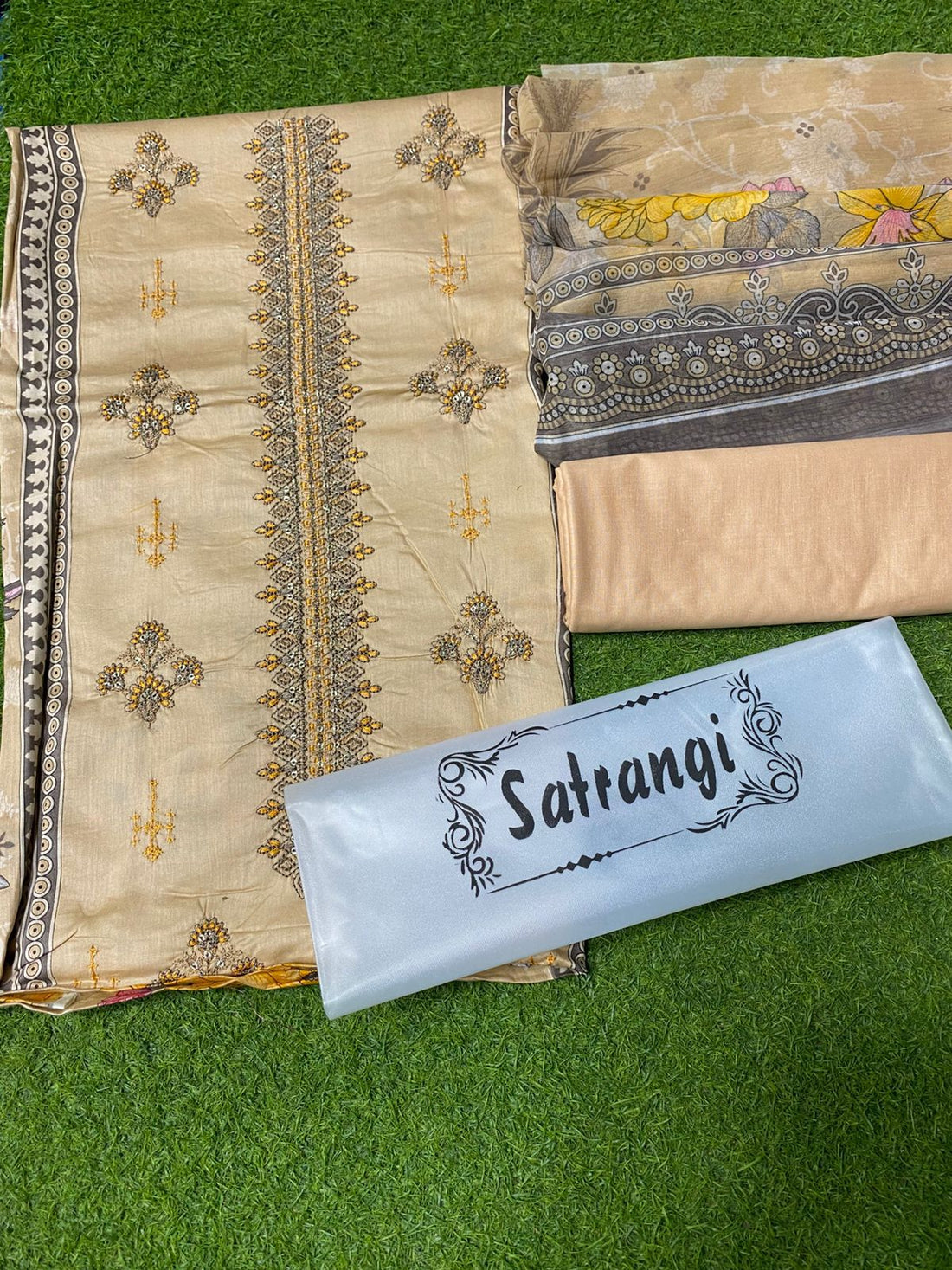 Embroidered Lawn Suit with Chiffon Dupatta – 3PCS Set Unstitched
