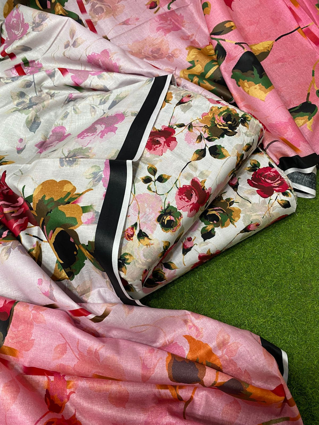 Printed Lawn 3PCS Unstitched Suit